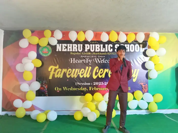 A student speaks at the Farewell Ceremony